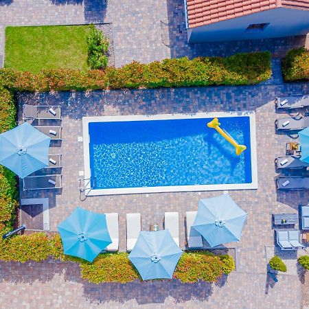 Guest House Flora Пазин Экстерьер фото