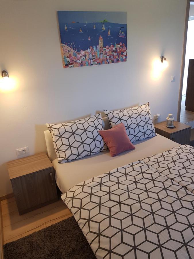 Guest House Flora Пазин Экстерьер фото