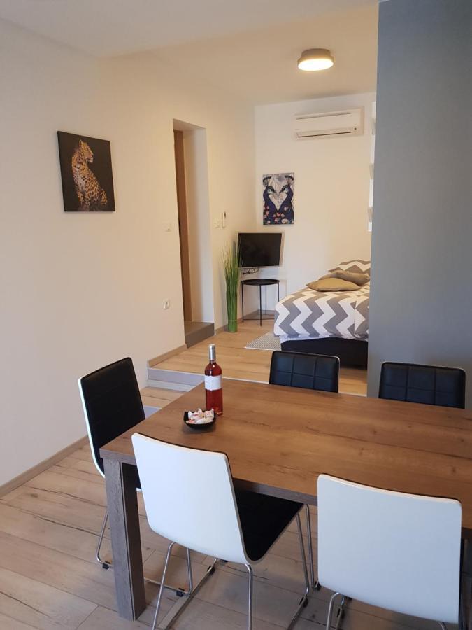 Guest House Flora Пазин Экстерьер фото