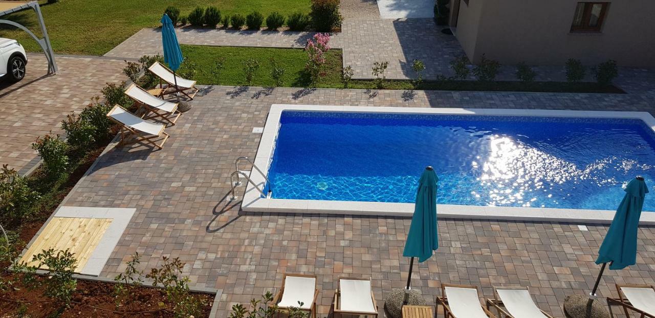 Guest House Flora Пазин Экстерьер фото