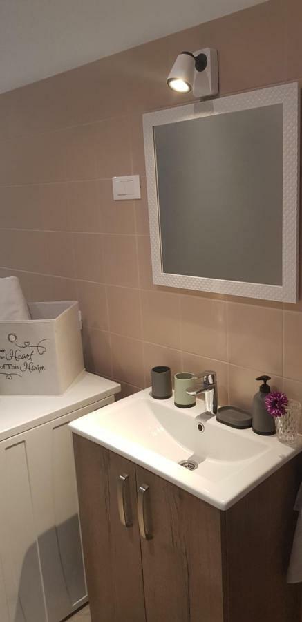 Guest House Flora Пазин Экстерьер фото